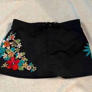 Coco reef swim skirt w/ attached swim panty no snags ex condition